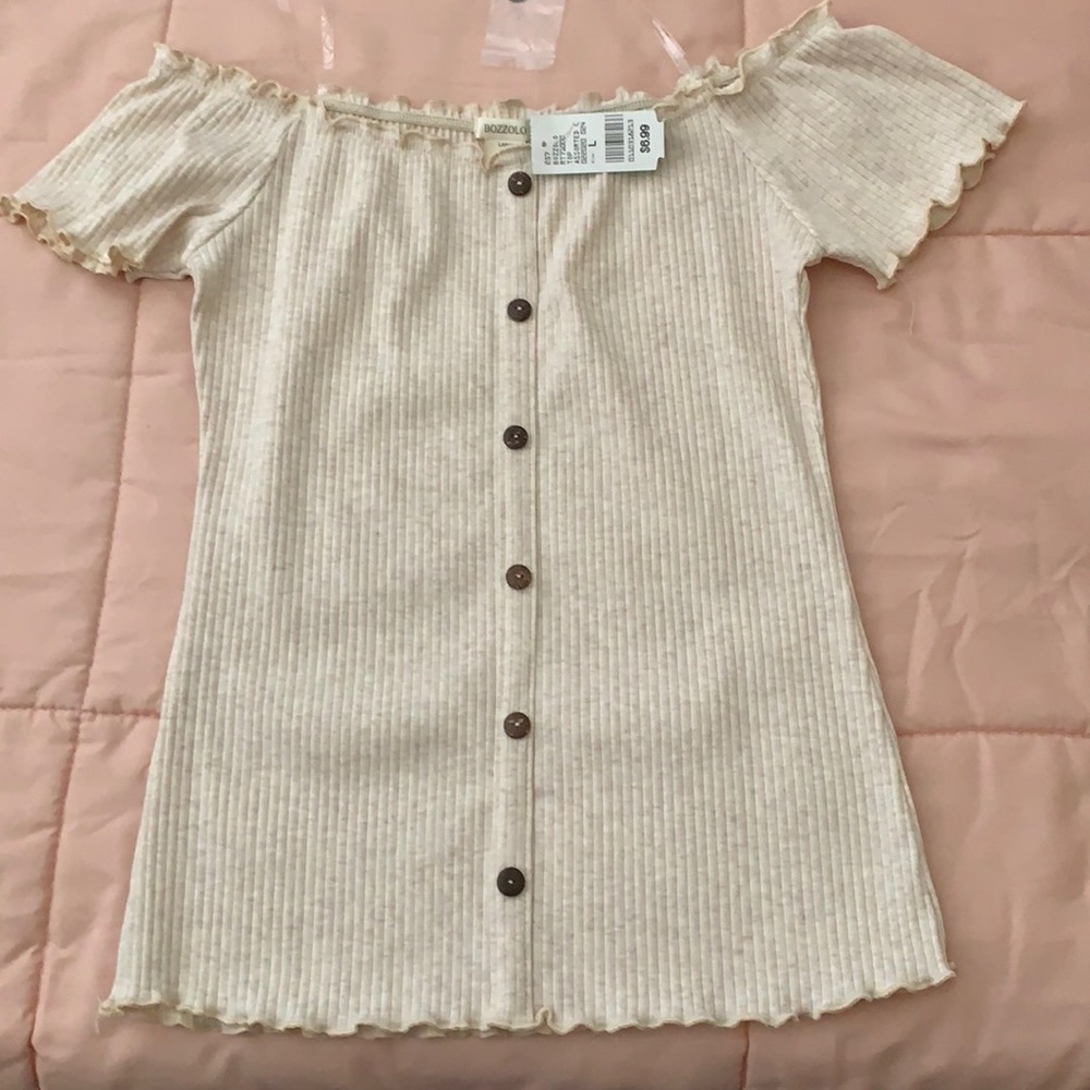 Off the shoulder shirt cream color never worn